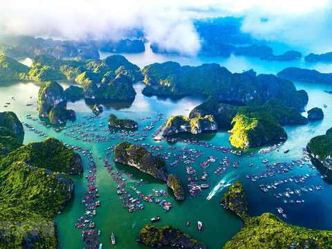 Để phát triển du lịch Việt Nam đến năm 2030 thì cần đổi mới nhận thức tư duy và hoàn thiện thể chế chính sách như thế nào?